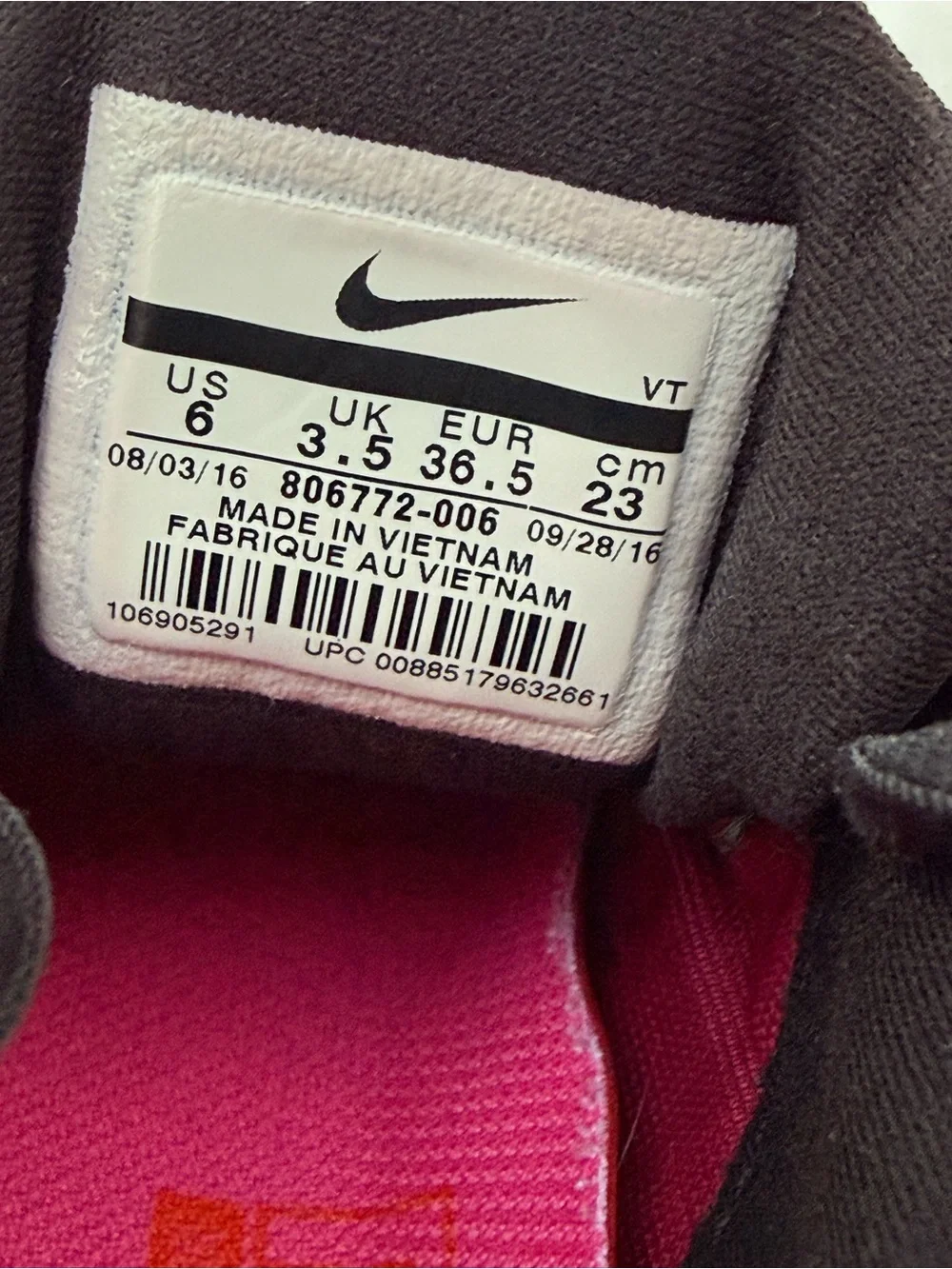Nike Women’s Black and Pink Gradient Air Max Running Sneakers